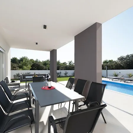 Pollux Semesterbostad